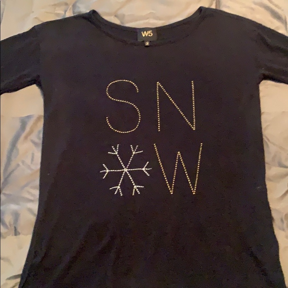 3 quarter length cute “snow” top. Looks New